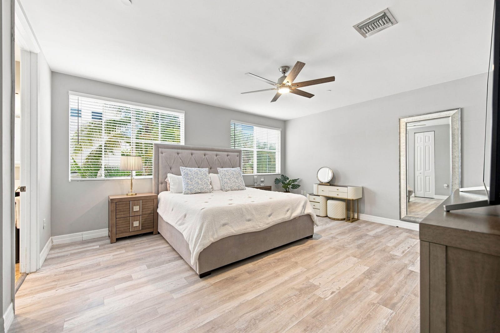633 NE 11TH Avenue, Fort Lauderdale, FL 33304 photo 19