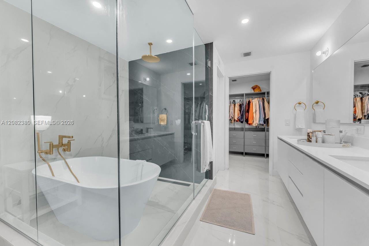 700 NE 24th Street 1405, Miami, FL 33137 photo 4