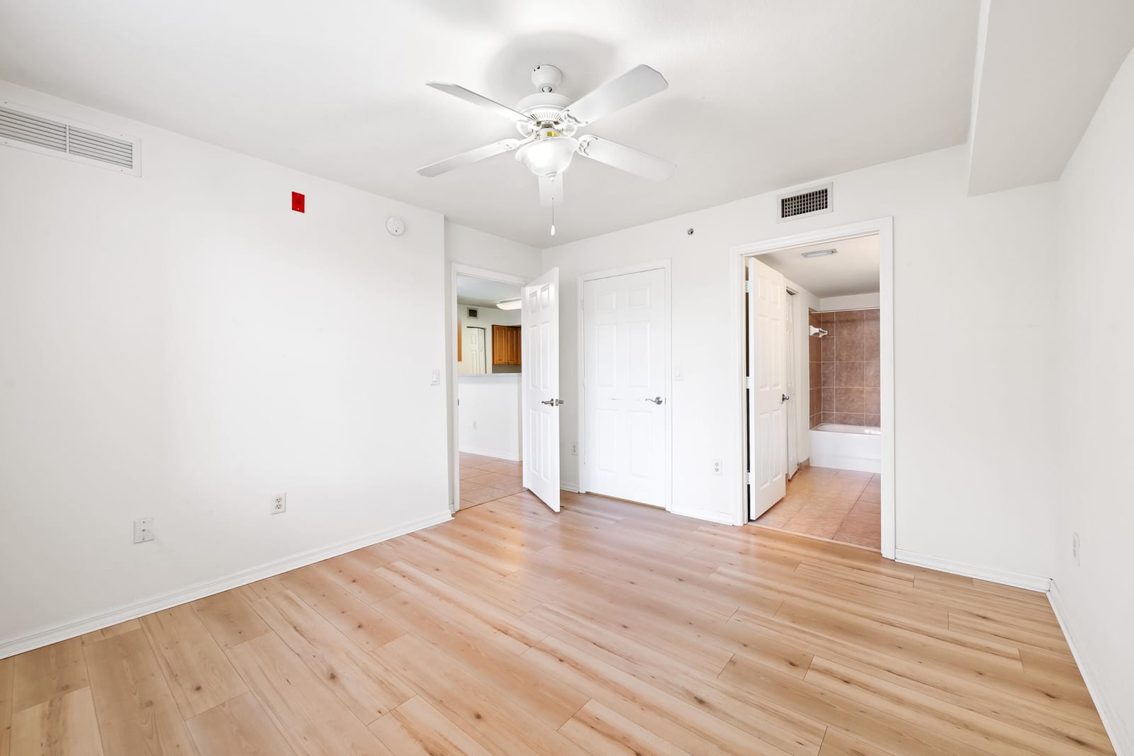 6777 HERITAGE GRANDE 1105 — photo 2