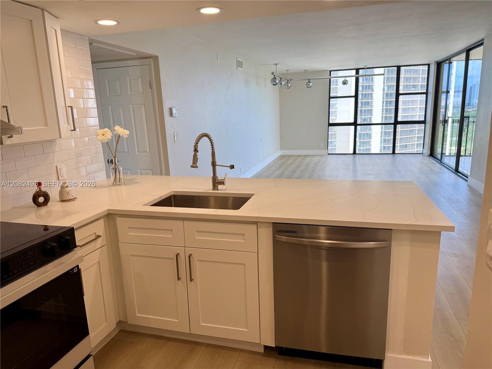20335 W Country Club Drive 1203, Aventura, FL 33180