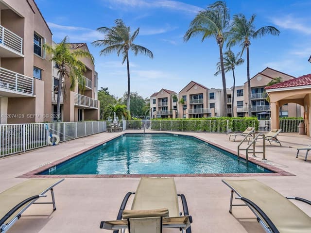 2721 Ocean Club Boulevard 201, Hollywood, FL 33019