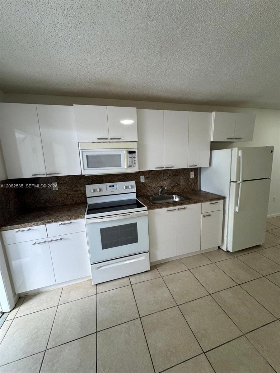 2401 Van Buren Street APT 18 — photo 4