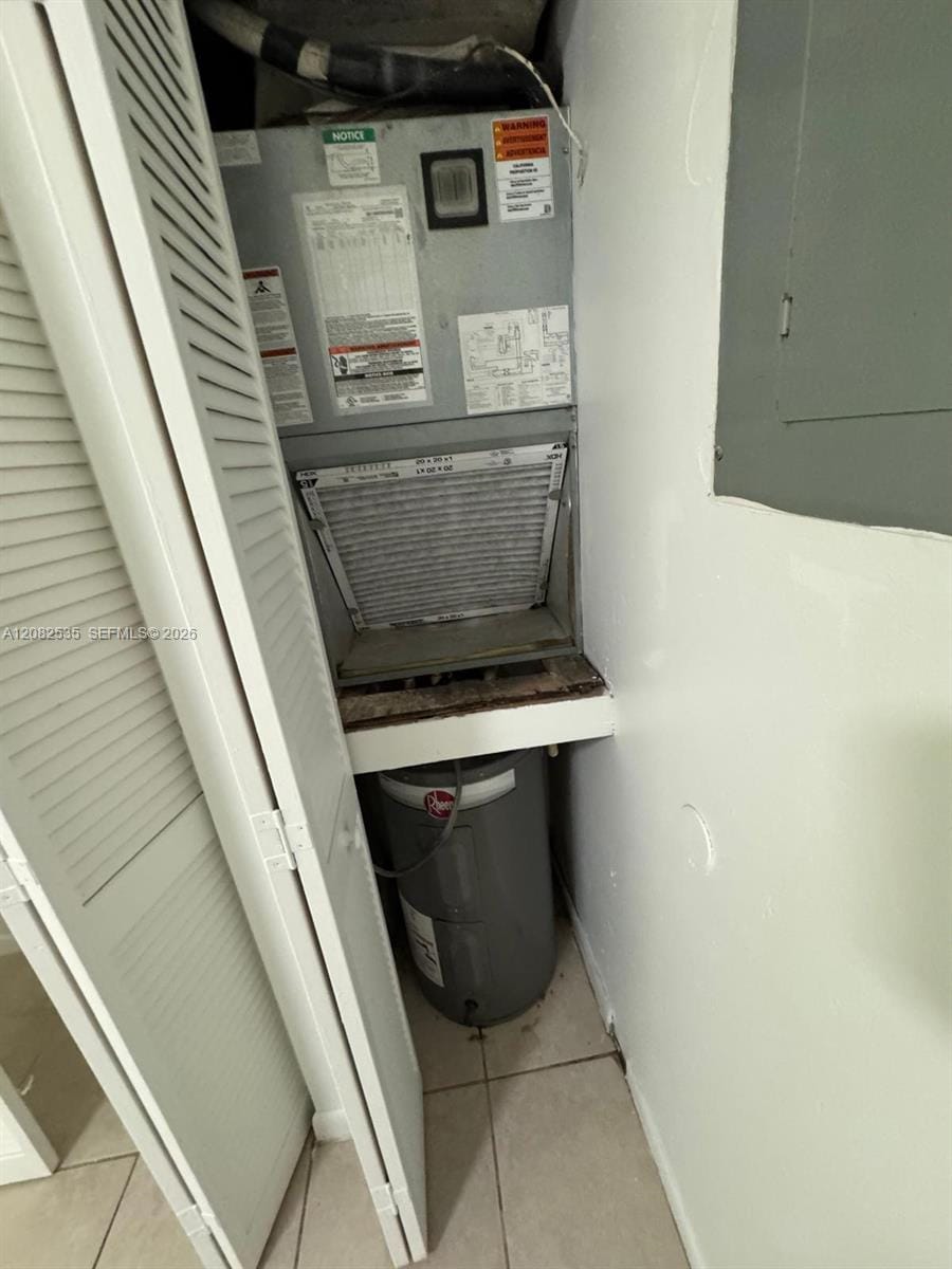 2401 Van Buren Street APT 18 — photo 7
