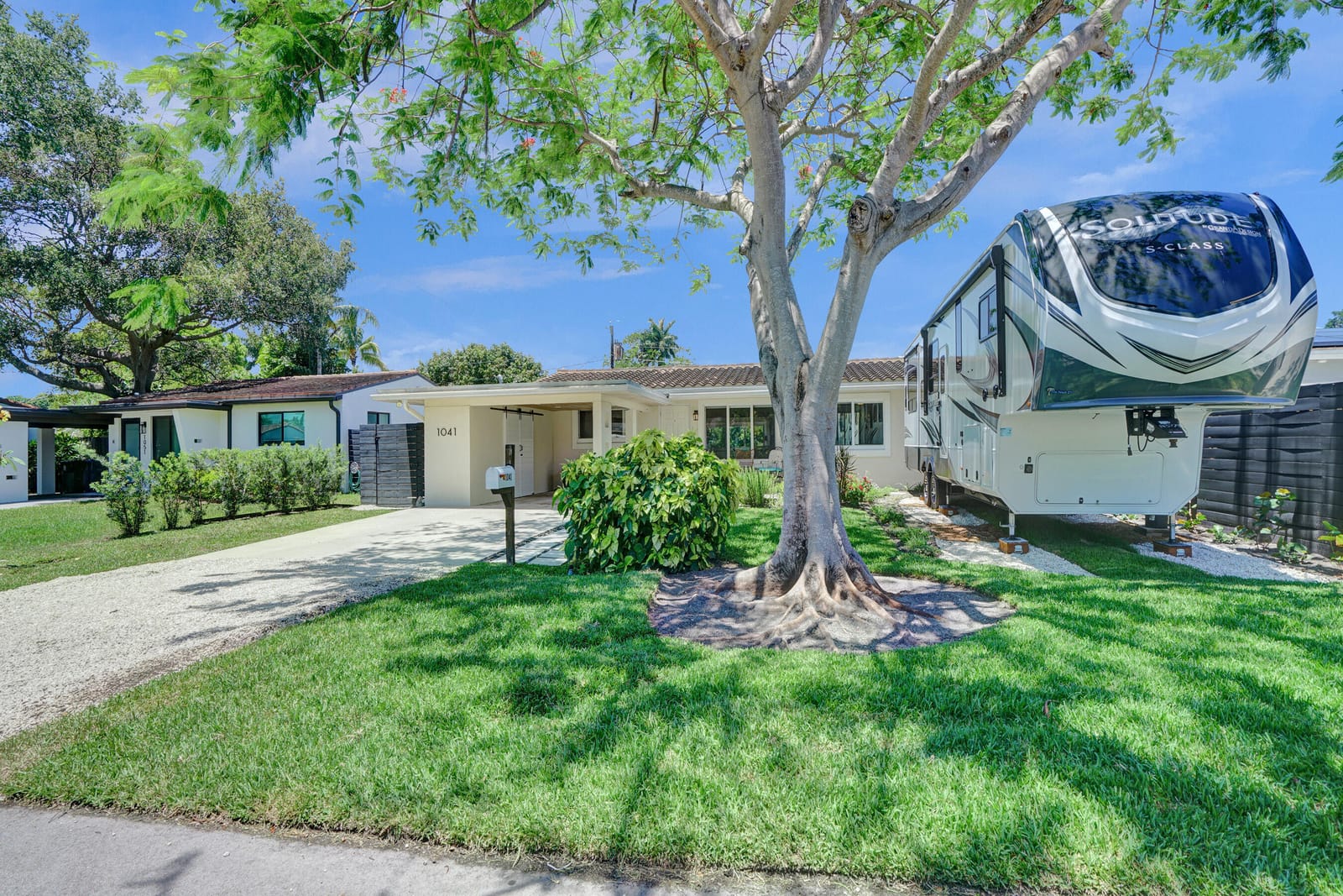 1041 SW 32ND Street