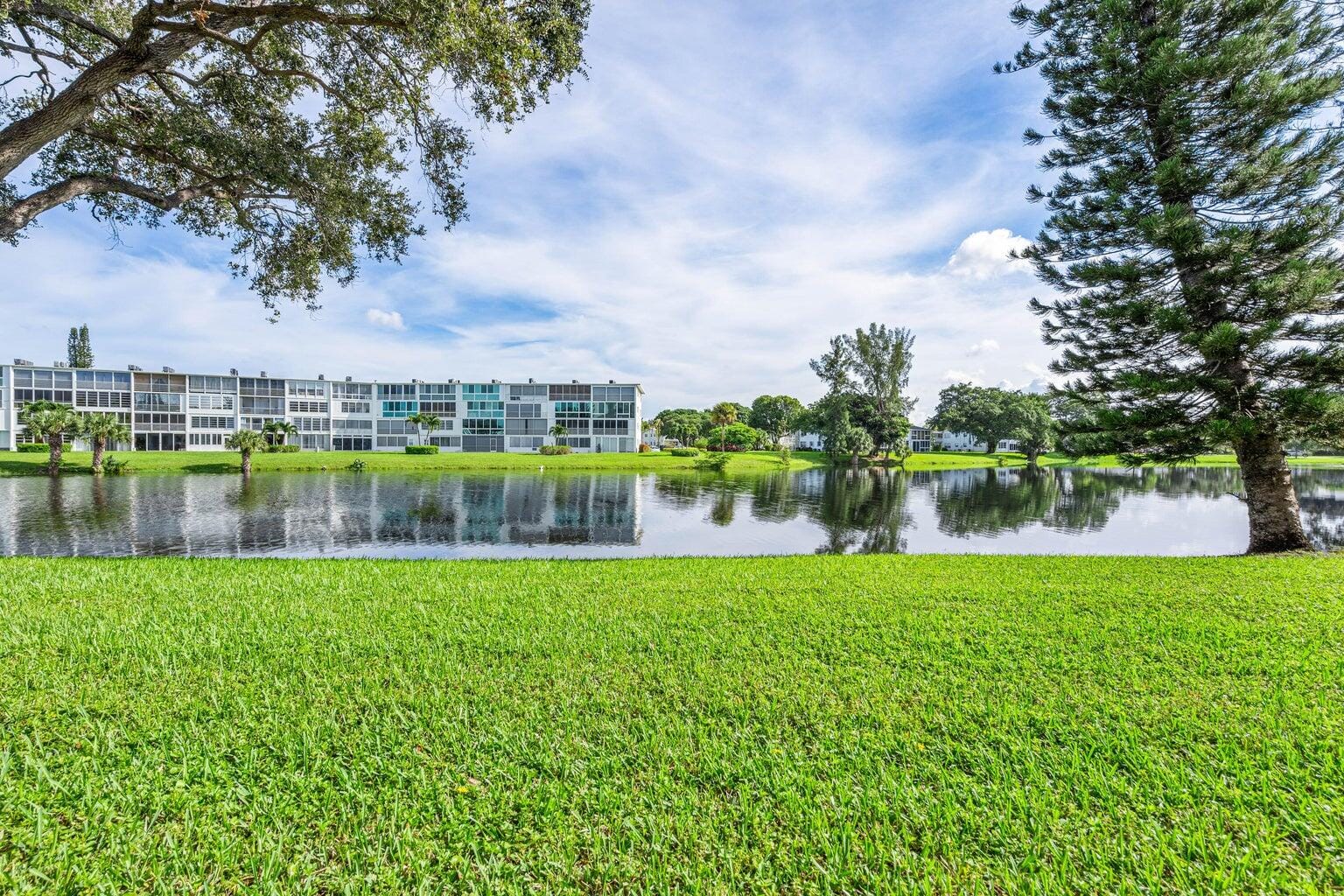 1038 Cambridge B, Deerfield Beach, FL 33442 photo 16