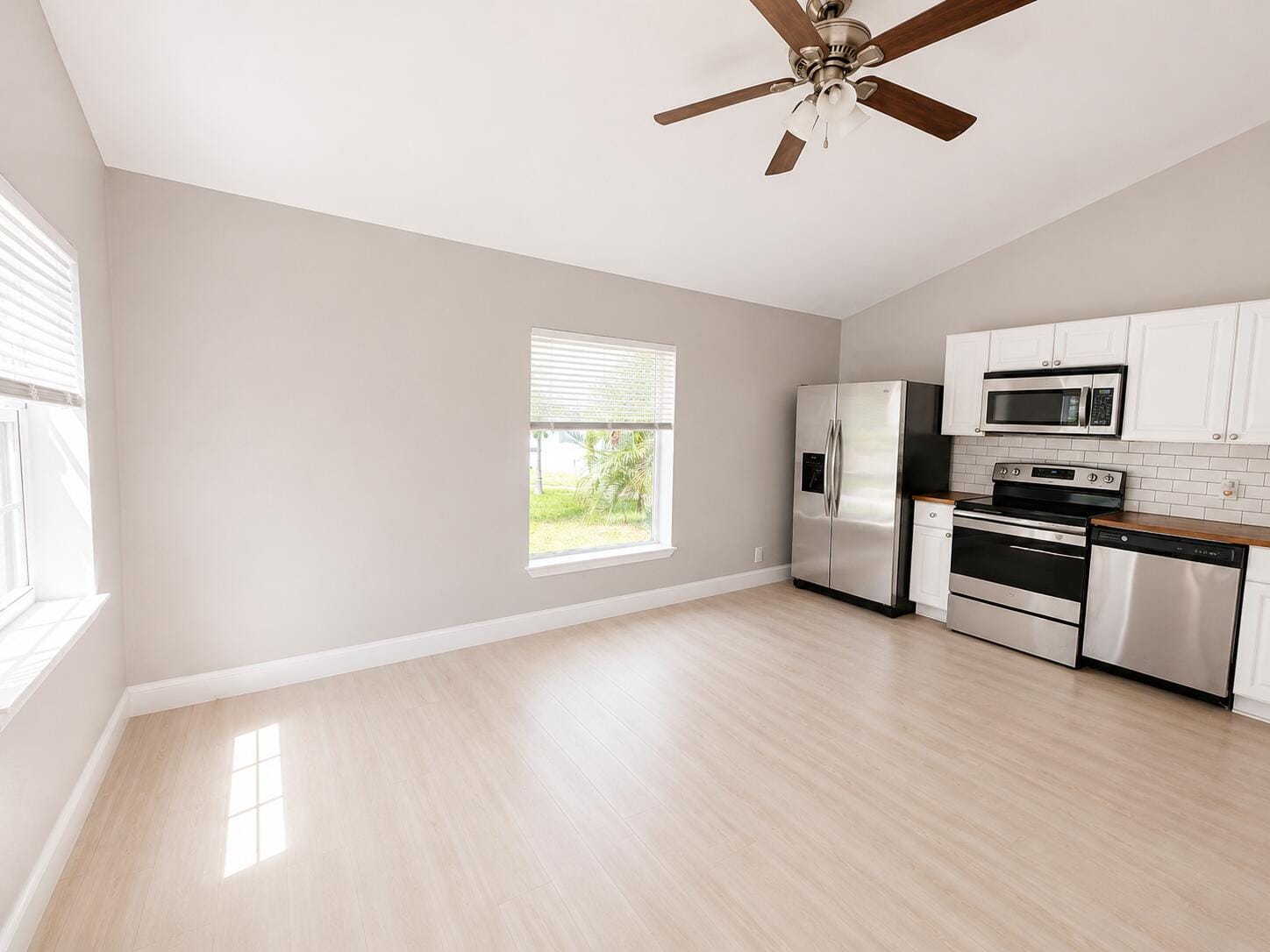 32 Lake Osborne Drive #6 — photo 3