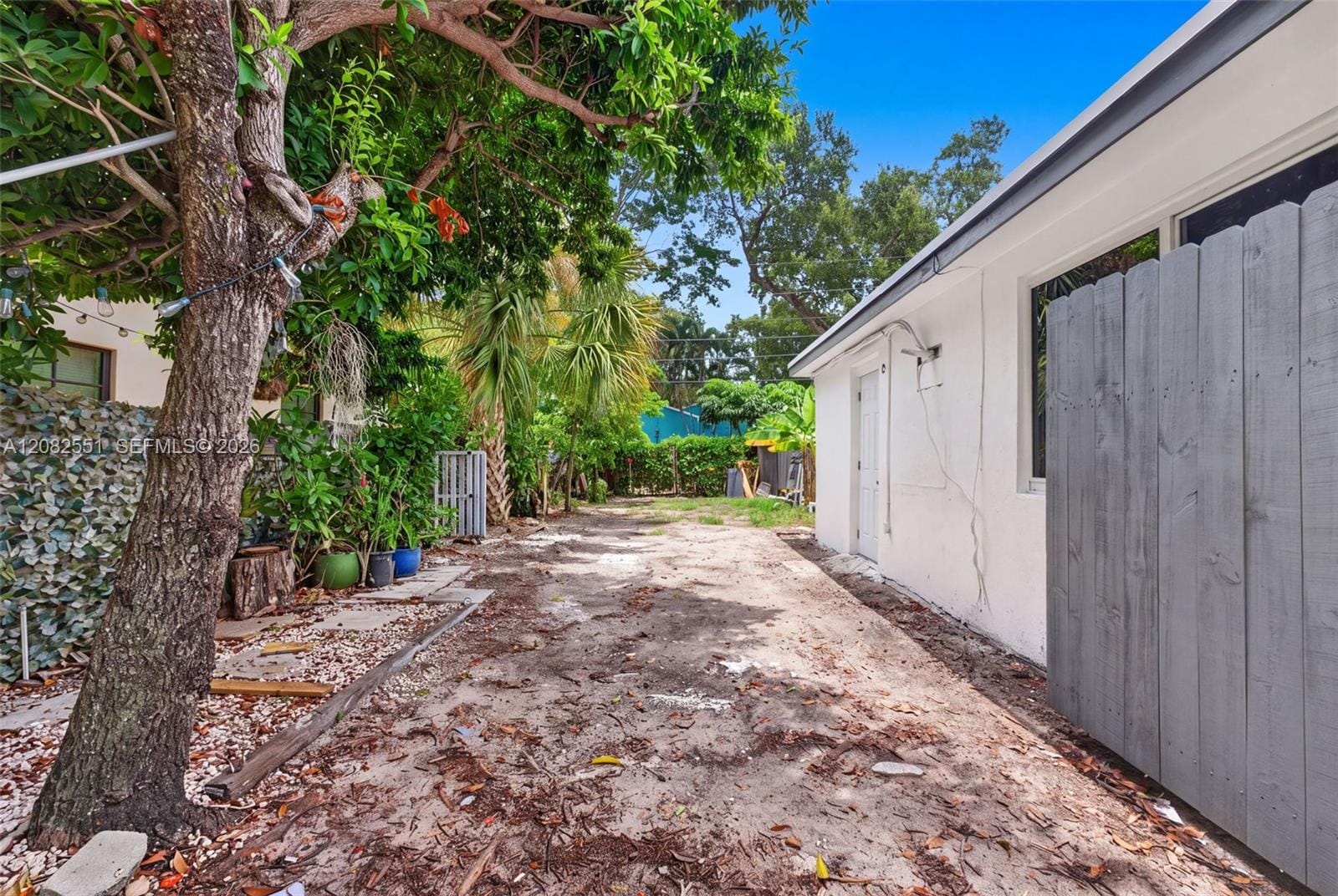 1541 SW 32nd Court — photo 3