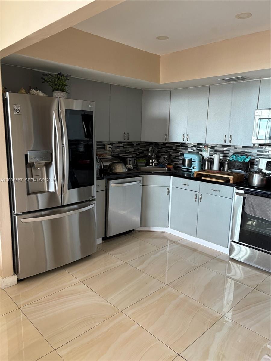 2150 Sans Souci Boulevard B1605