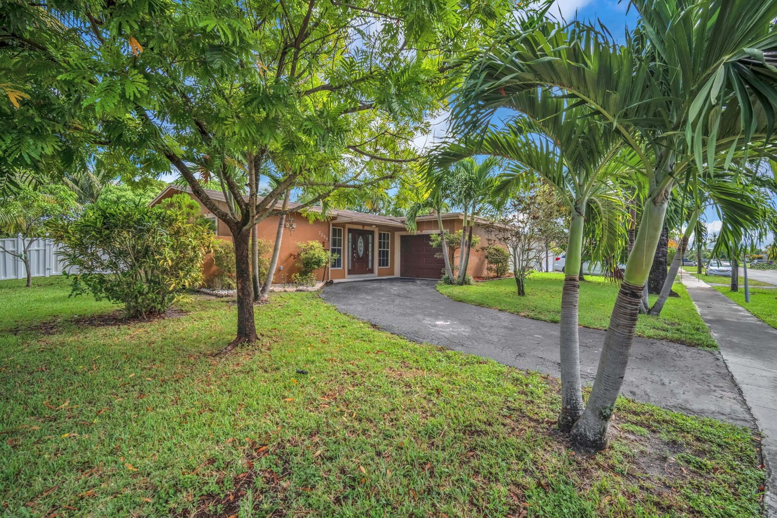 7399 NW 20TH Court, Sunrise, FL 33313 photo 2