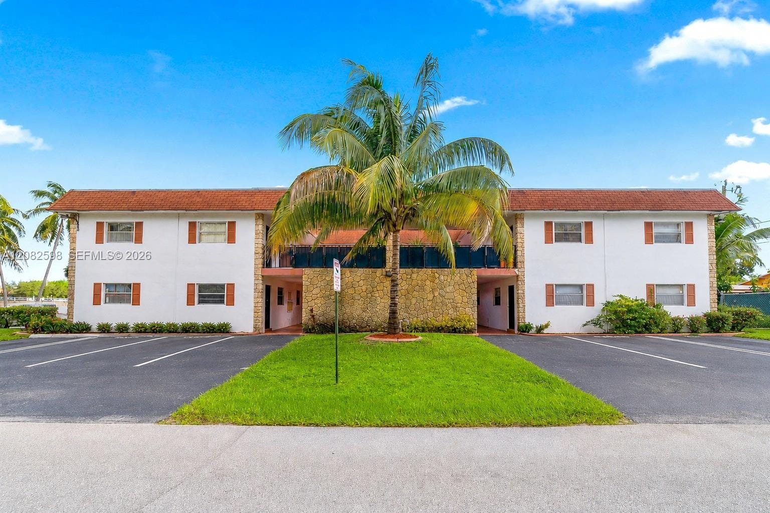 238 SW 1st Street F-1, Pompano Beach, FL 33060