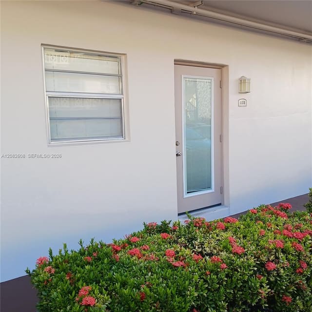 5181 W Oakland Park Boulevard 112, Lauderdale Lakes, FL 33313