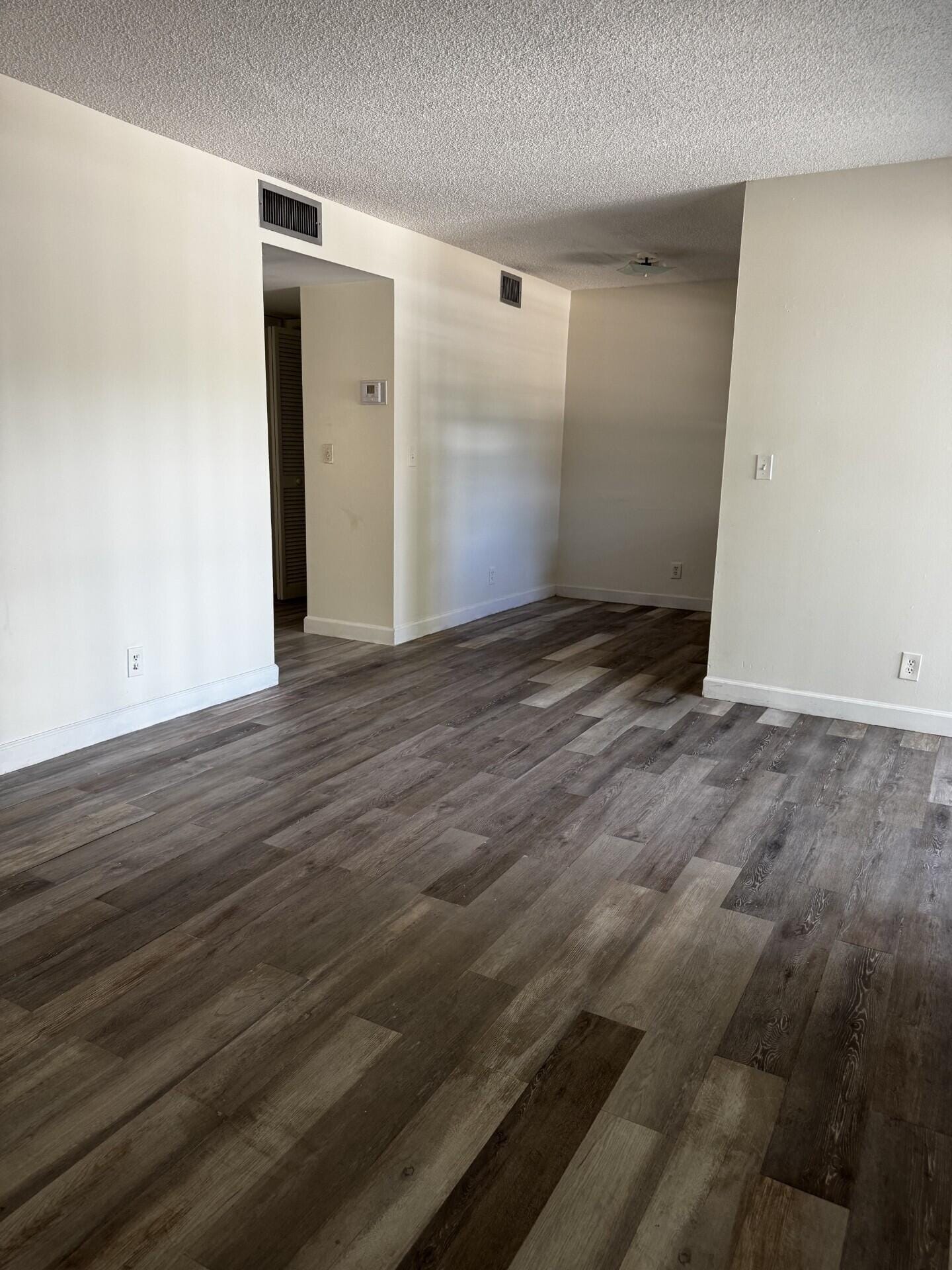 117 N E Street — photo 2