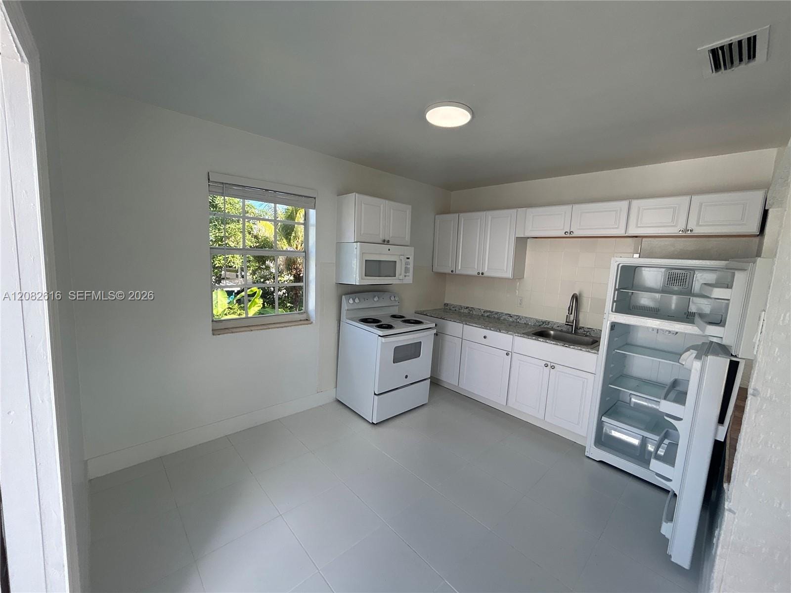 725 SW 8th Avenue A, Hallandale Beach, FL 33009 photo 6