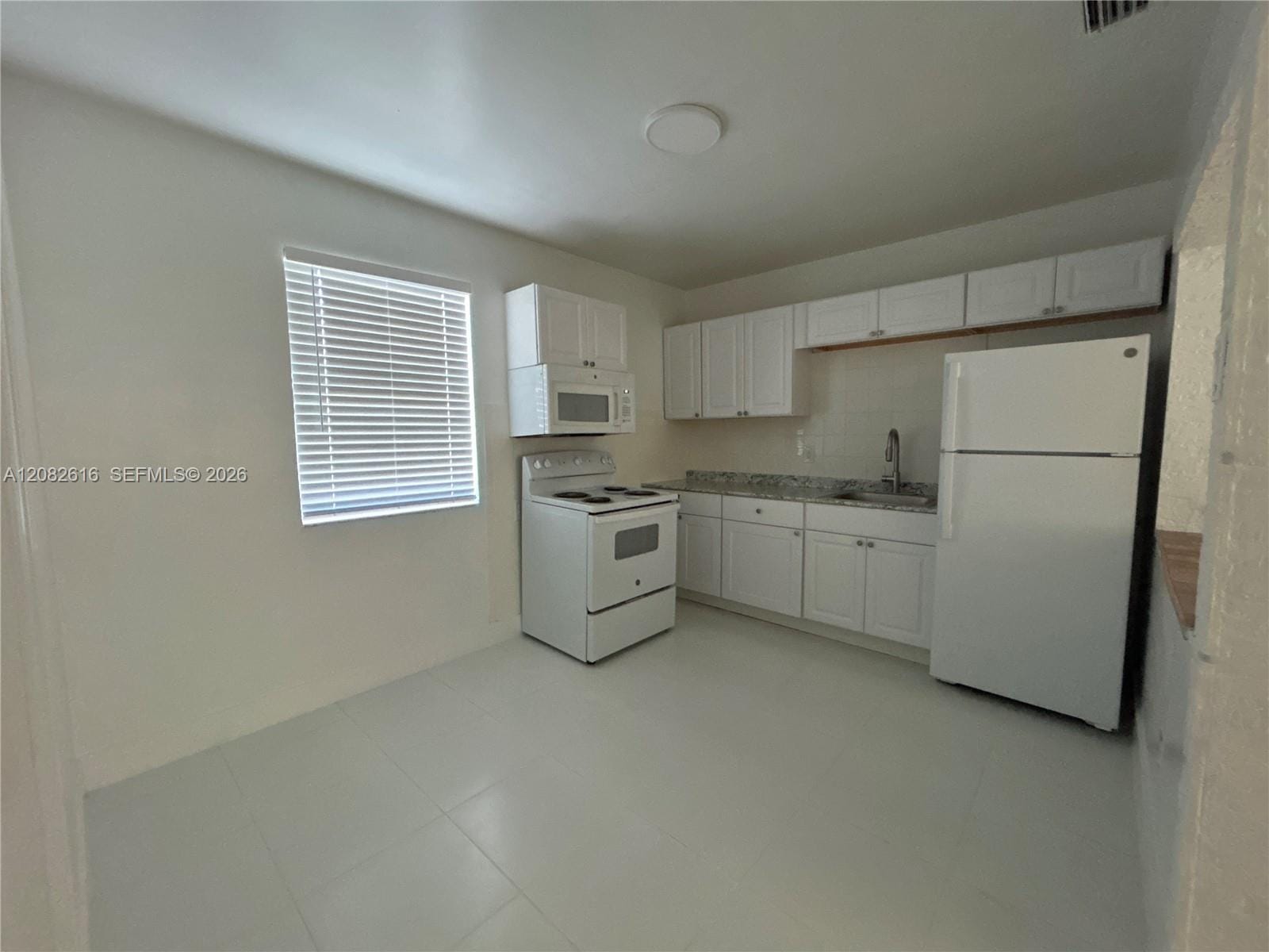 725 SW 8th Avenue A, Hallandale Beach, FL 33009 photo 7