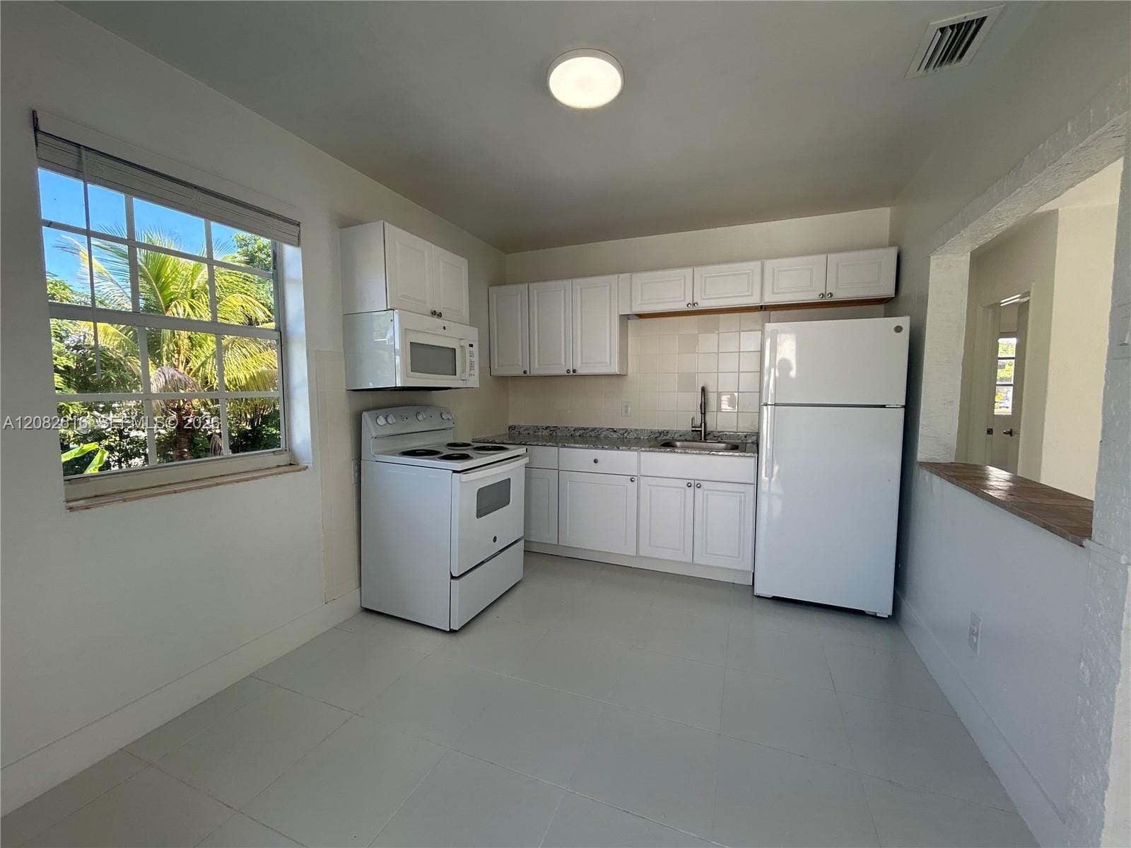 725 SW 8th Avenue A, Hallandale Beach, FL 33009 photo 8