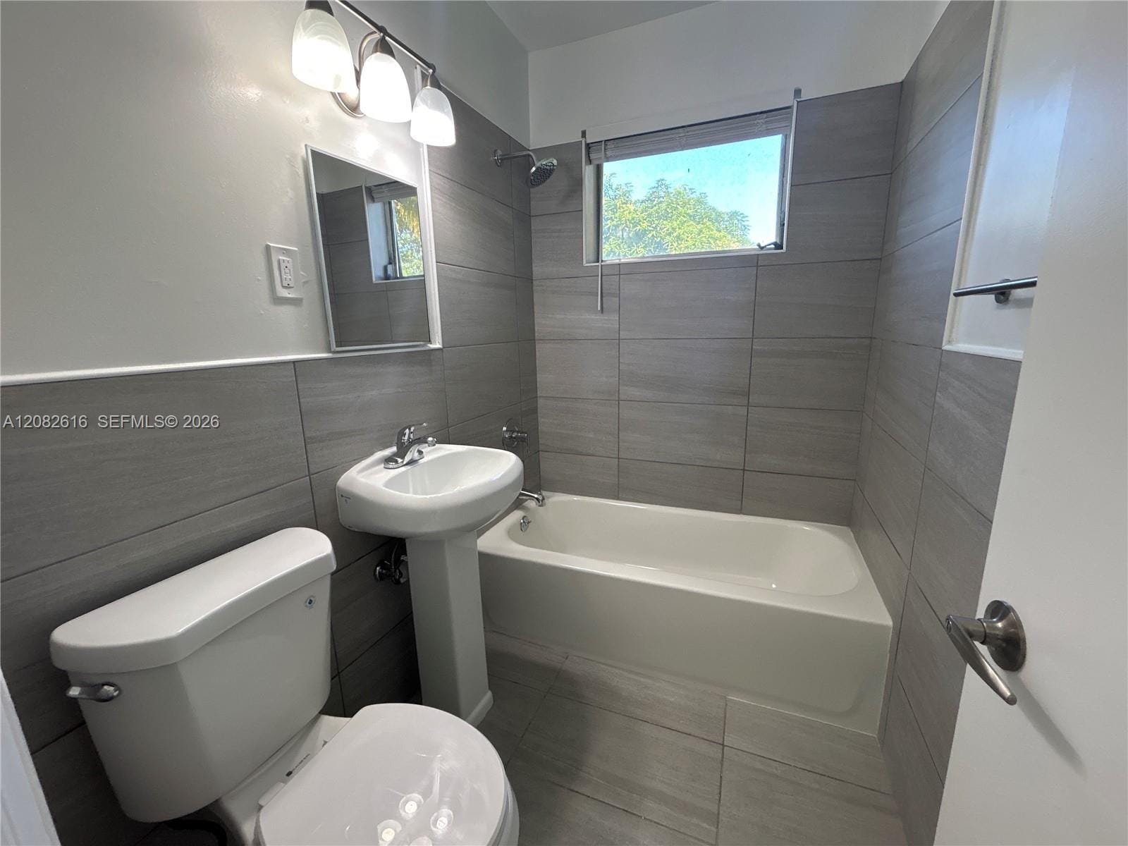 725 SW 8th Avenue A, Hallandale Beach, FL 33009 photo 10