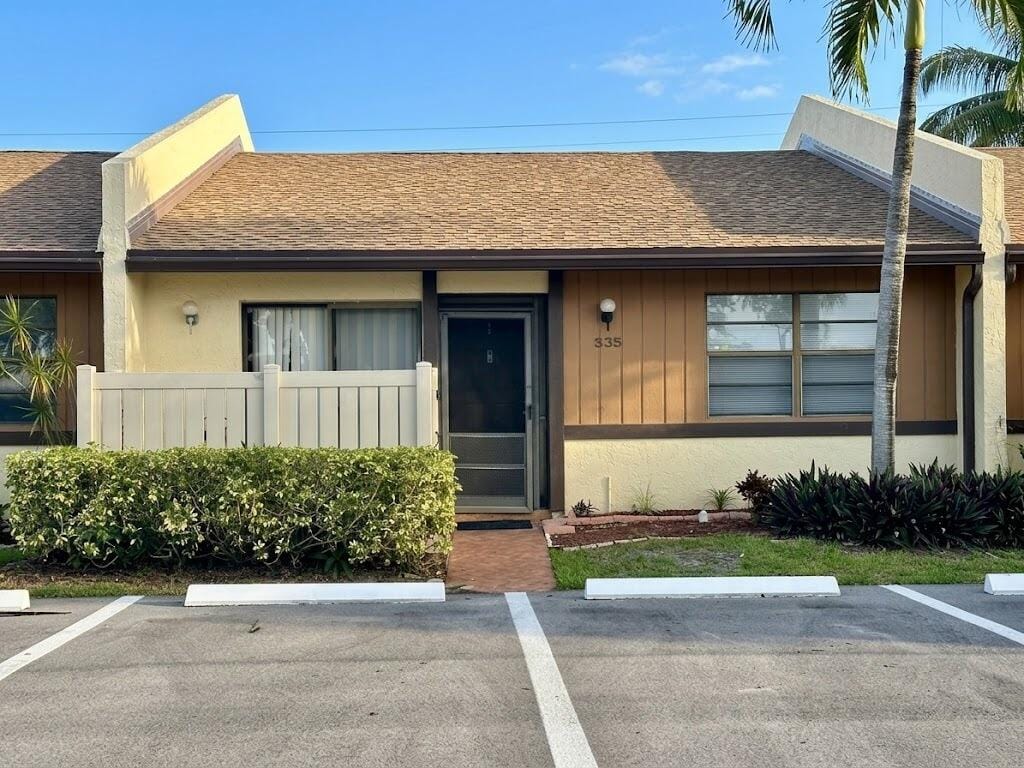 535 BANKS Road 2-521, Margate, FL 33063 photo 2
