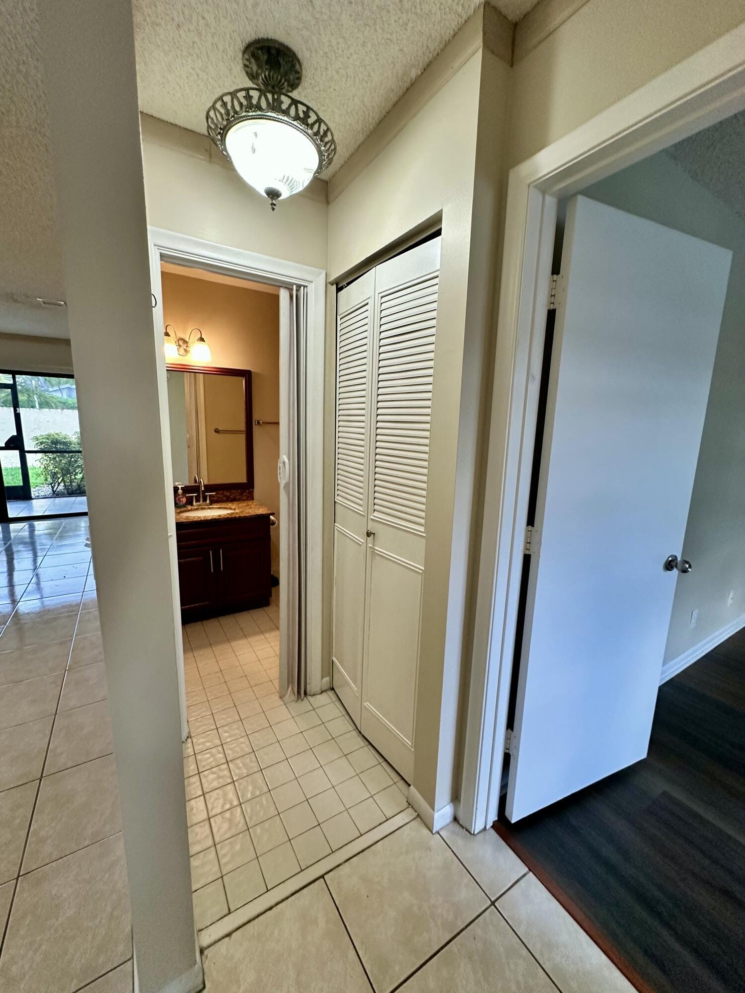 535 BANKS Road 2-521, Margate, FL 33063 photo 8