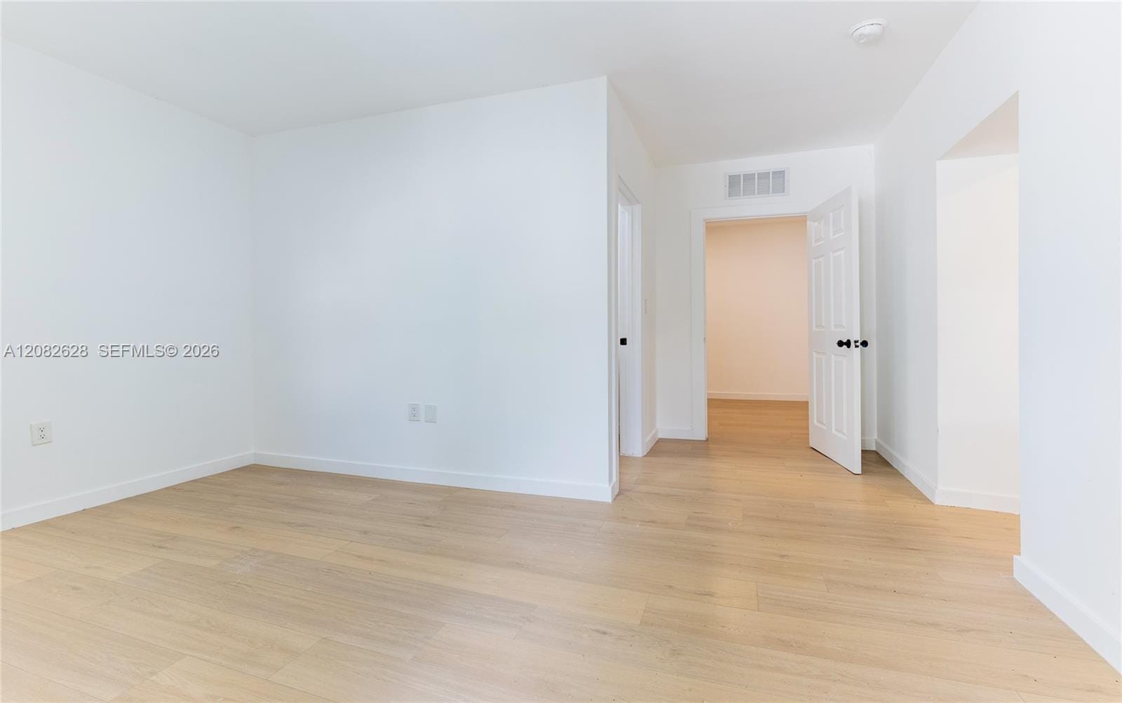 709 SW 4th Court 3 — photo 5