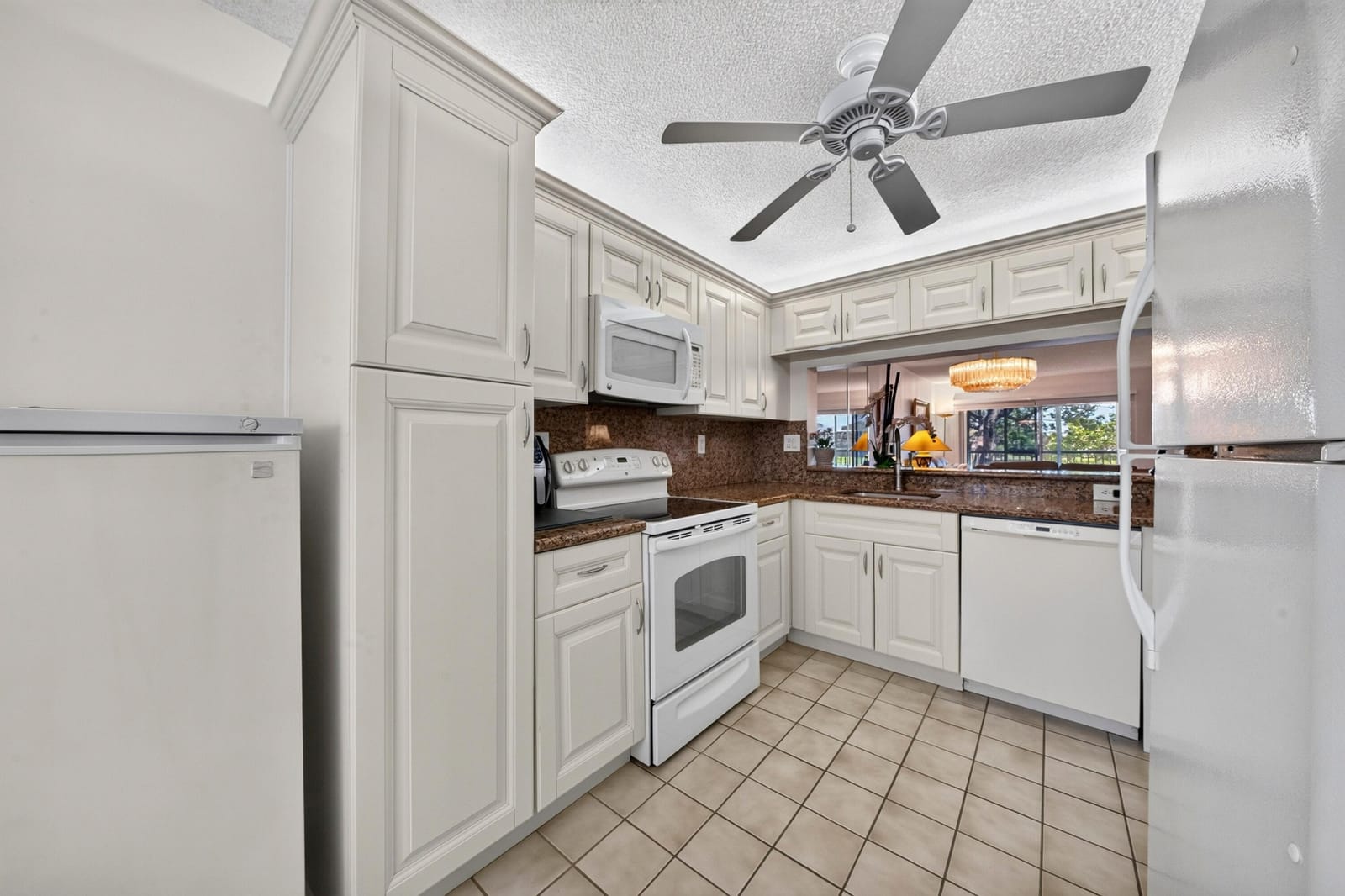 7348 N DEVON Drive 203 — photo 8