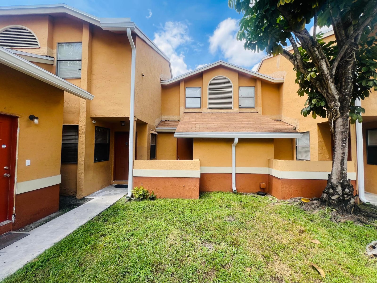 2491 NW 56th Avenue 103, Lauderhill, FL 33313