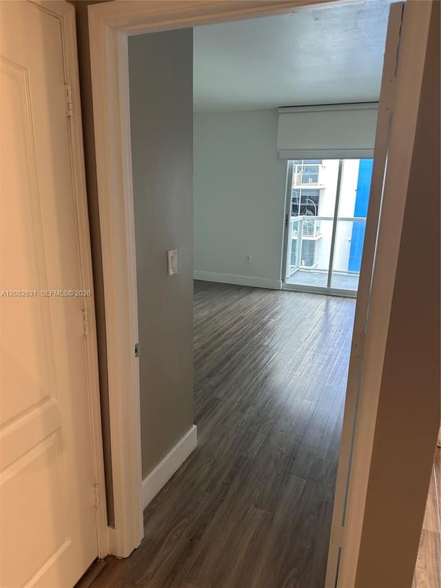 5091 NW 7th Street 811, Miami, FL 33126