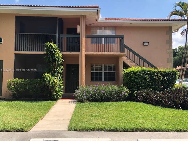 700 NW 103rd Terrace 101, Pembroke Pines, FL 33026