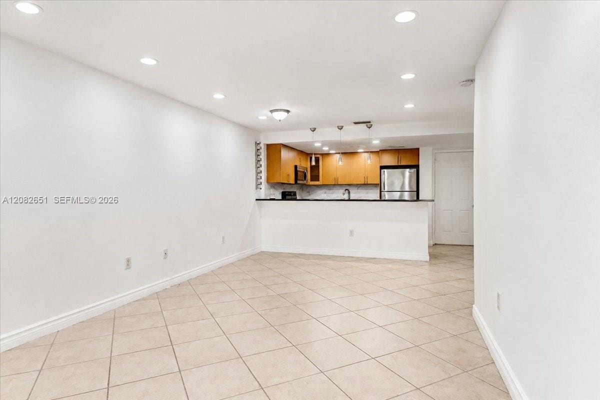 1975 Normandy Drive 303 — photo 6