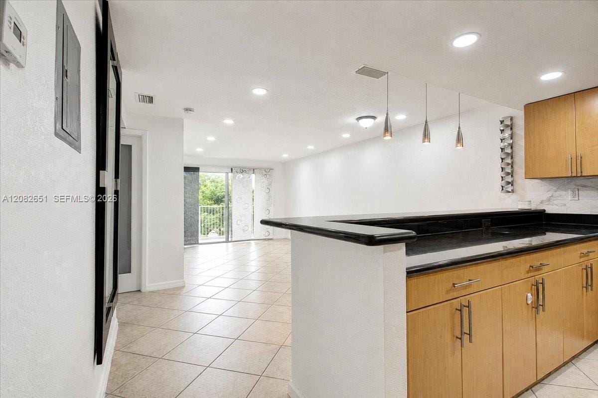1975 Normandy Drive 303 — photo 8