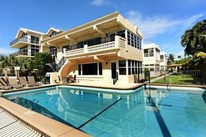 308 Inlet Way 3, Palm Beach Shores, FL 33404