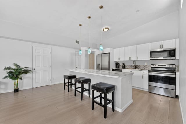 910 NW 17TH Avenue, Lincoln Park Fifth Add, Fort Lauderdale, FL