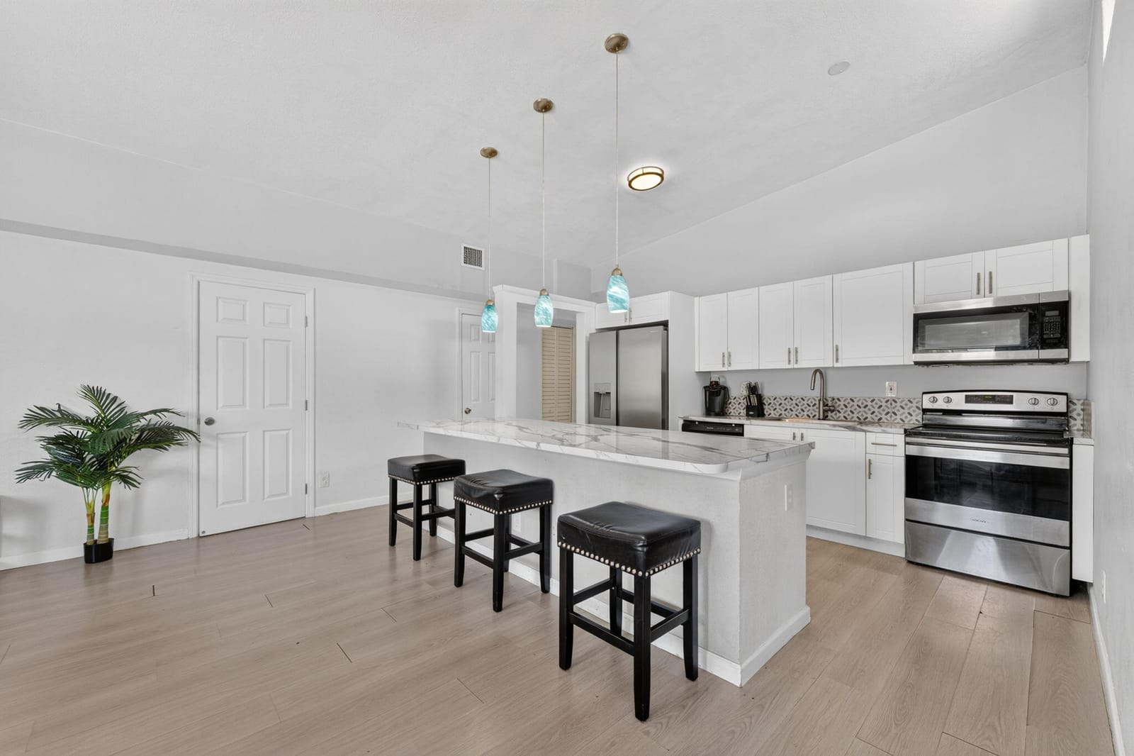 910 NW 17TH Avenue
