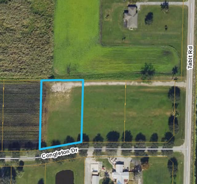 8 Congleton Drive, Belle Glade, FL 33430