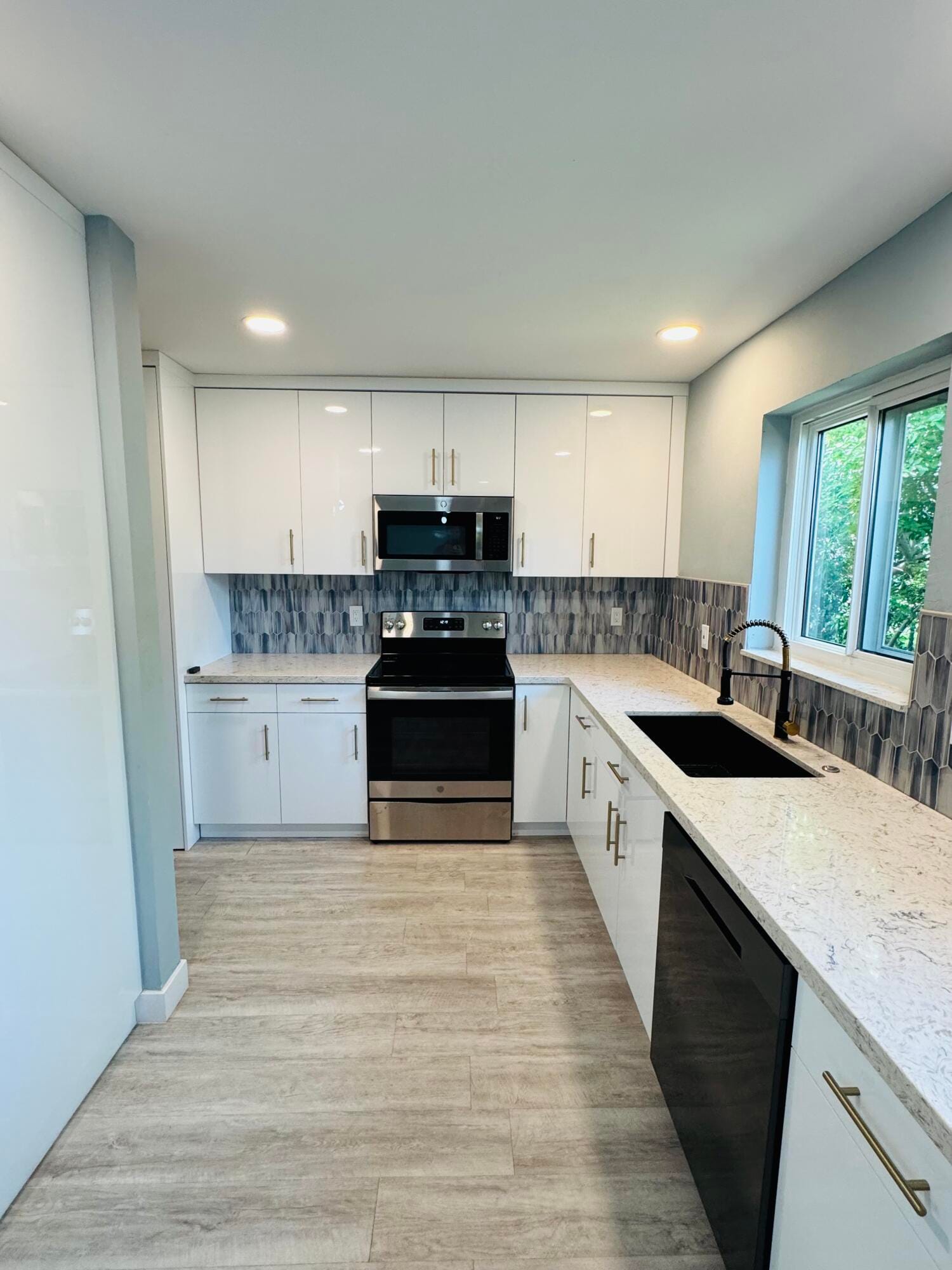 2171 NE 62ND Court — photo 6