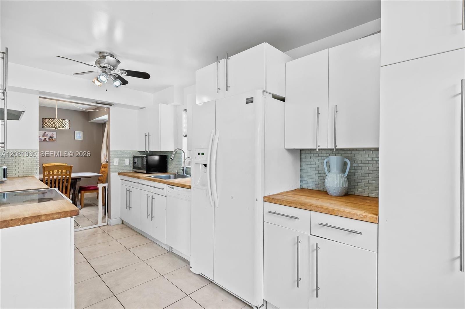8002 Lagos De Campo Boulevard B-101, Tamarac, FL 33321