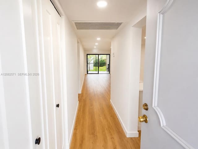 9233 SW 8th Street 207, Boca Raton, FL 33428