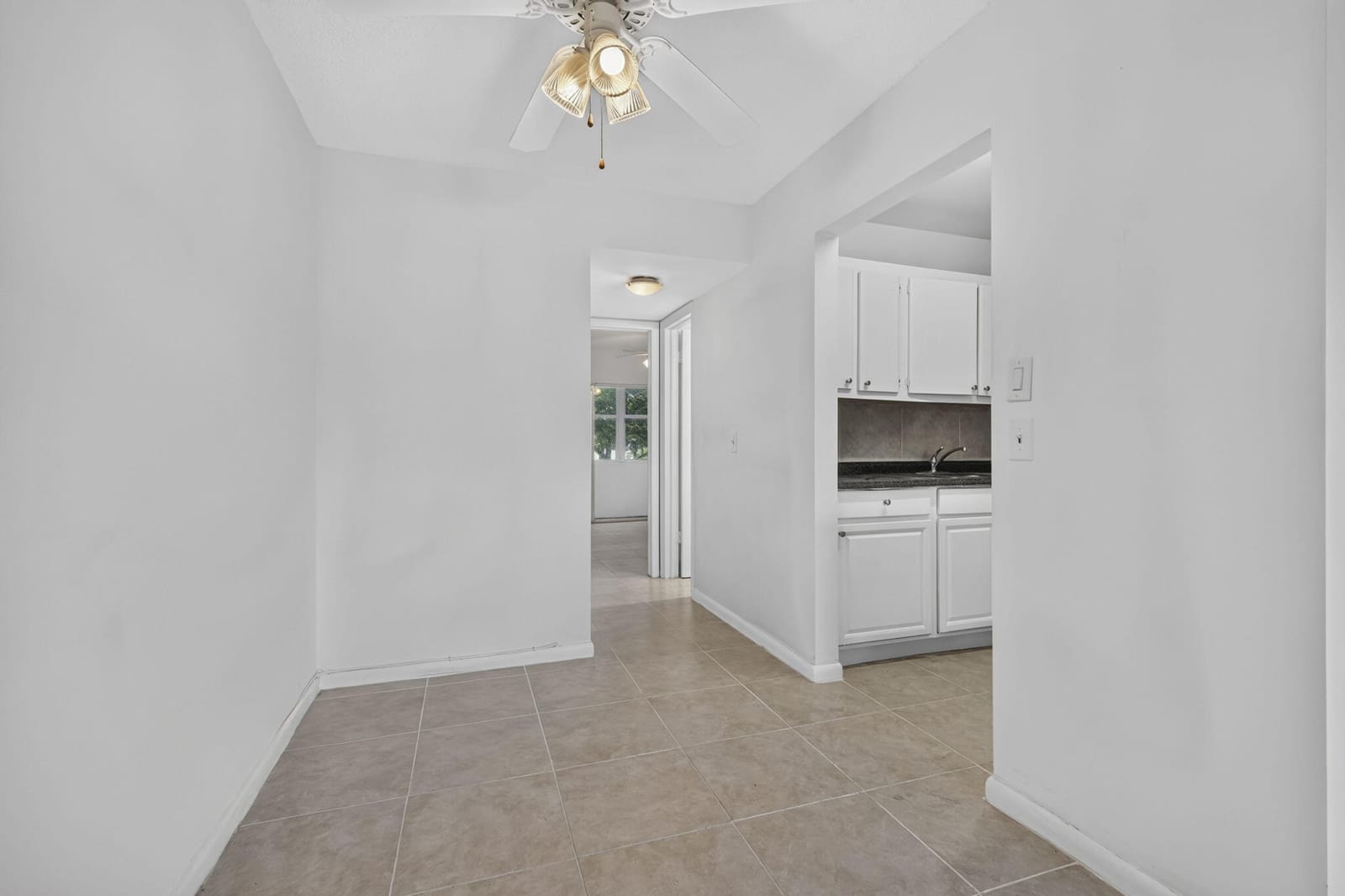 210 Canterbury J 1 — photo 3