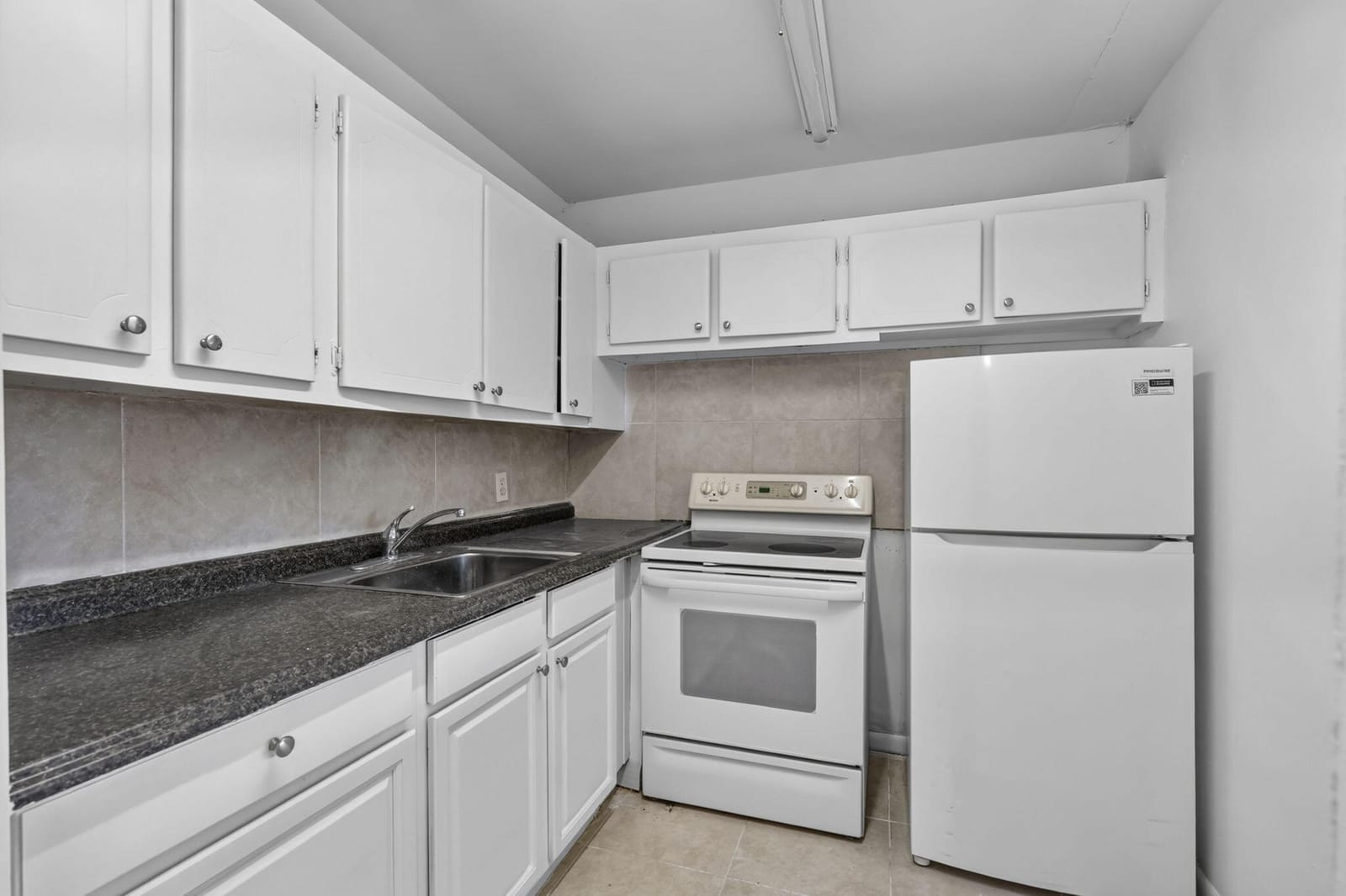 210 Canterbury J 1 — photo 8