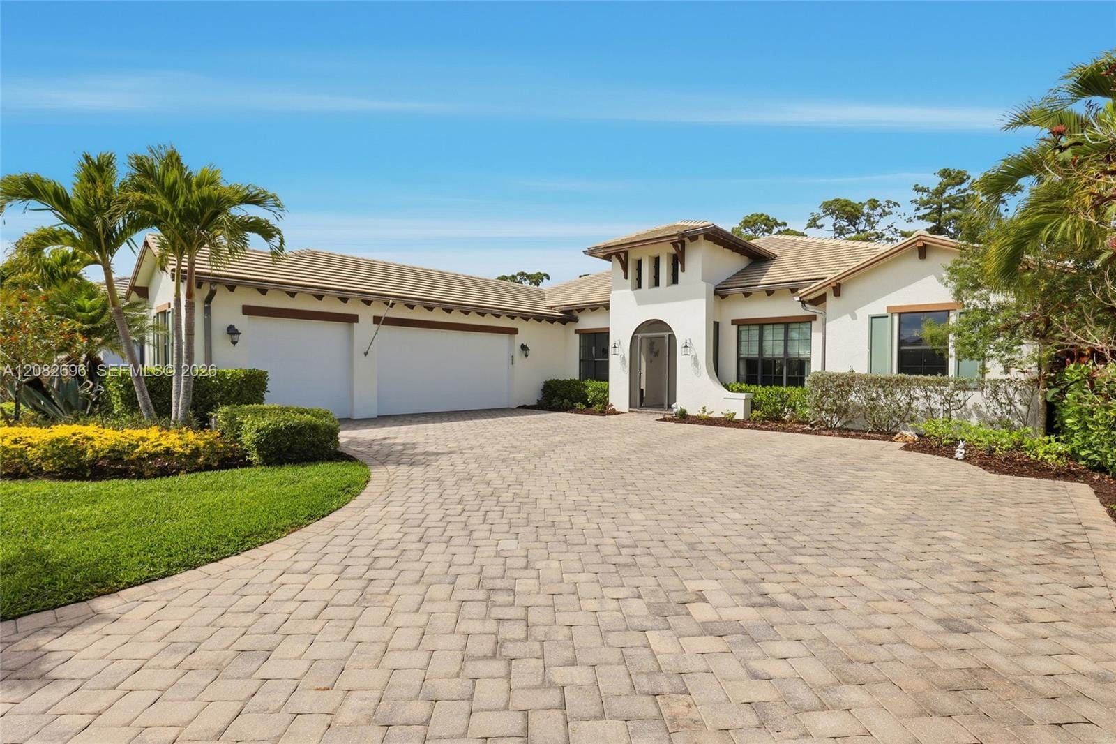 2303 Somerset Place, FL 34120 photo 2