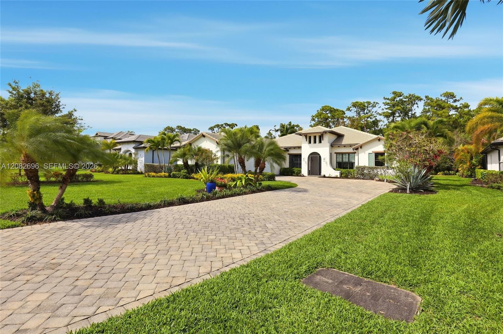 2303 Somerset Place, FL 34120 photo 4