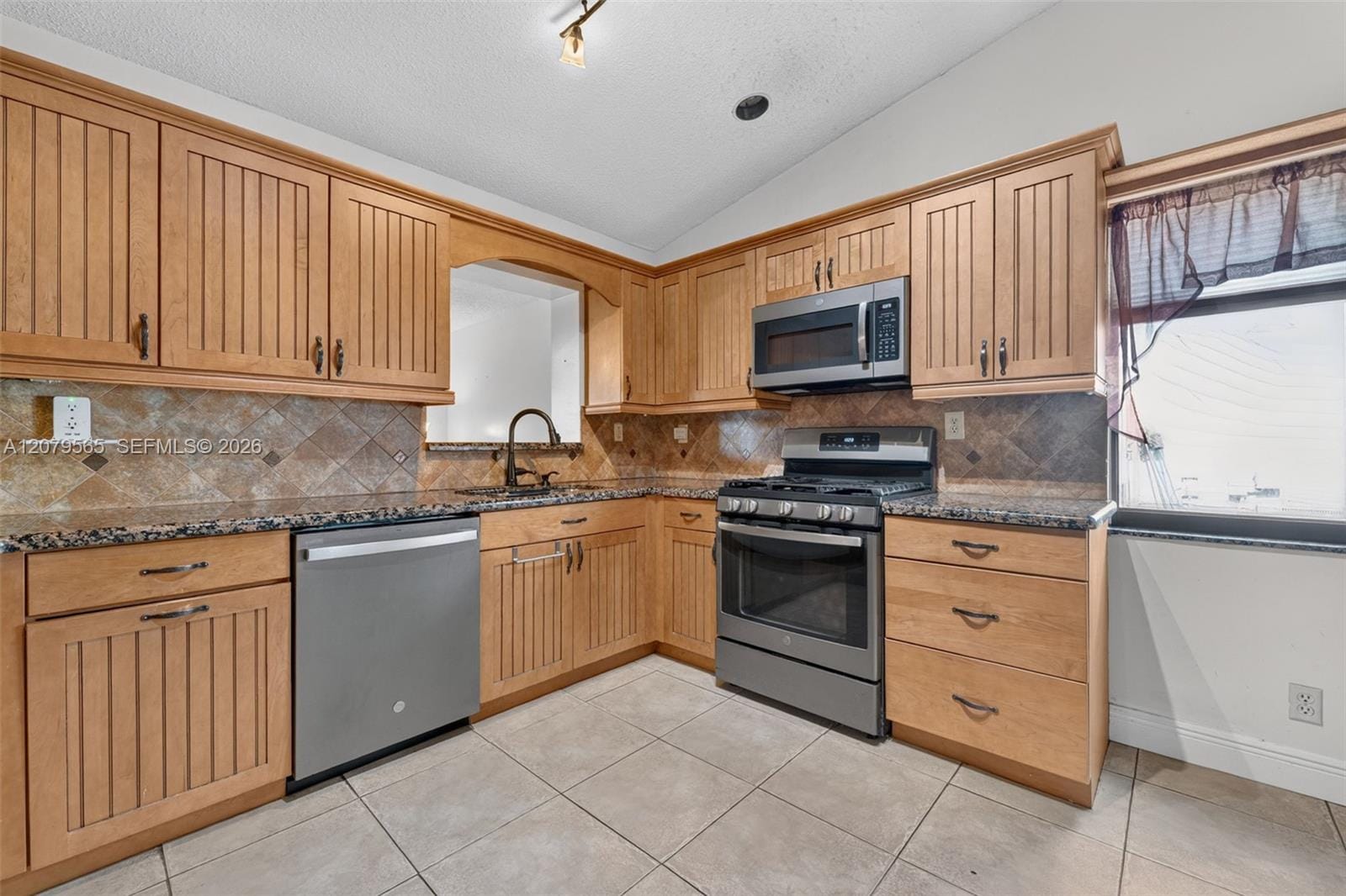7508 SW 6th Court — photo 4