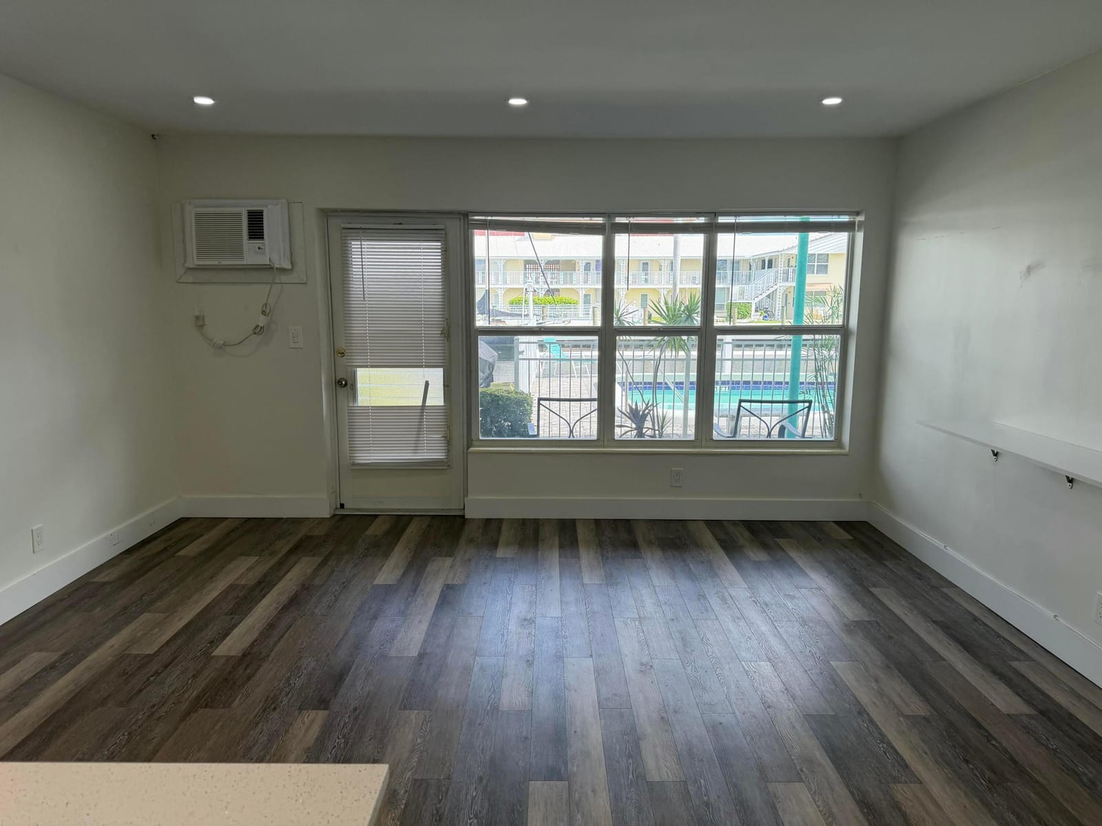 2841 NE 32ND Street 11 — photo 4
