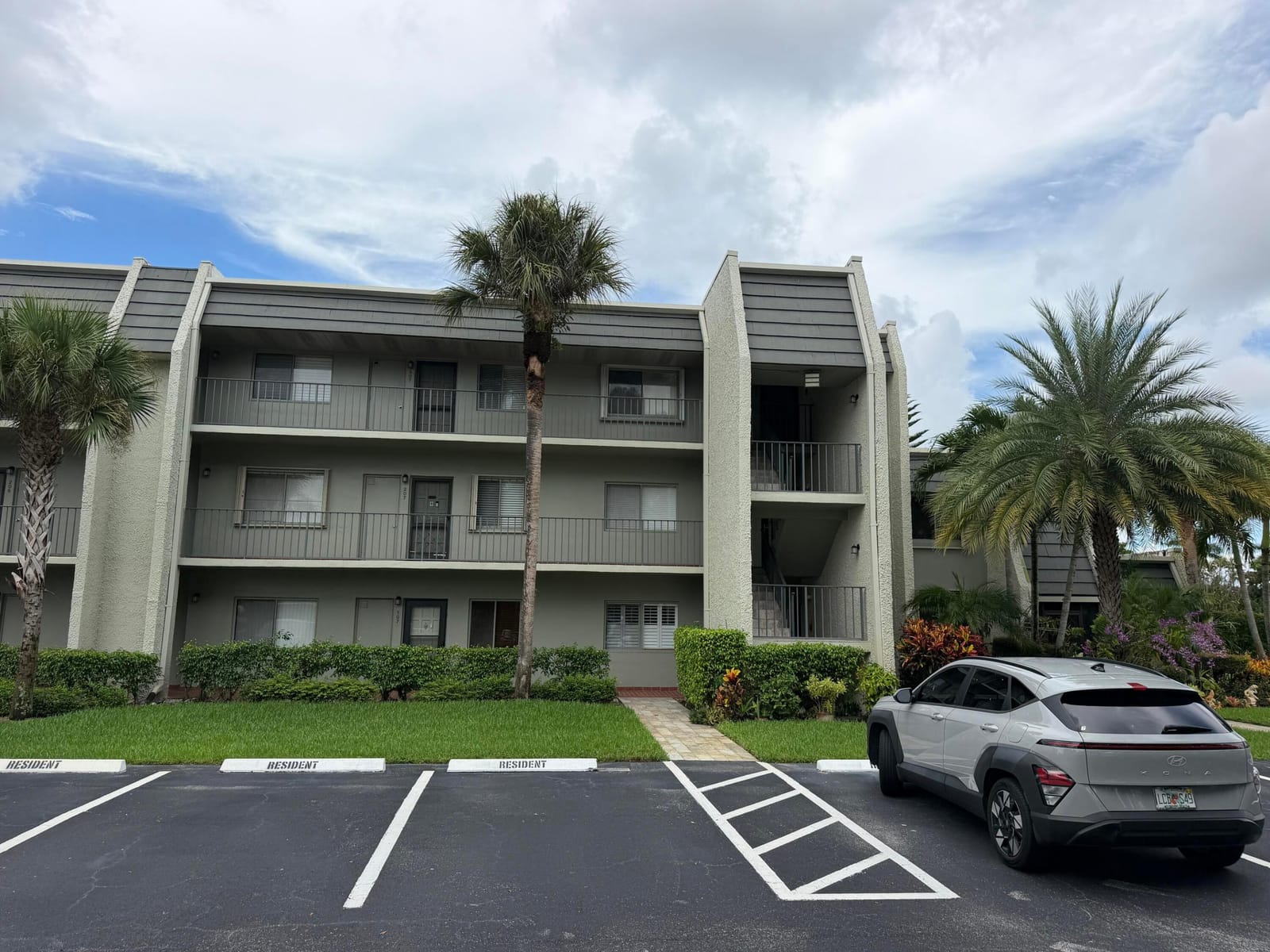 4120 Tivoli Court 208 — photo 3