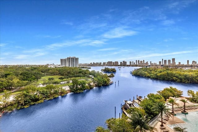 16385 Biscayne 804, North Miami Beach, FL 33160