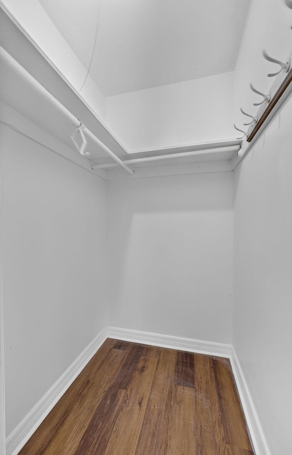 104 E EASTHAMPTON E 1 — photo 6