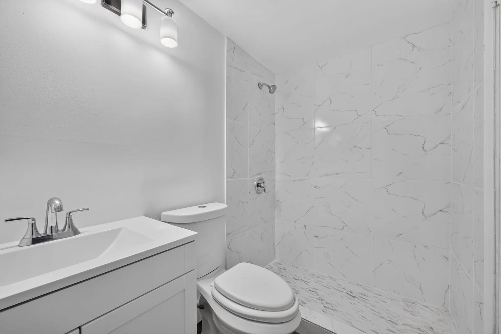 104 E EASTHAMPTON E 1 — photo 8