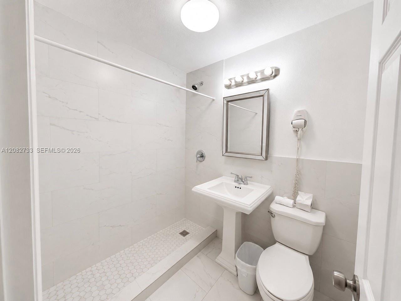 3025 Indian Creek Drive 203 — photo 6