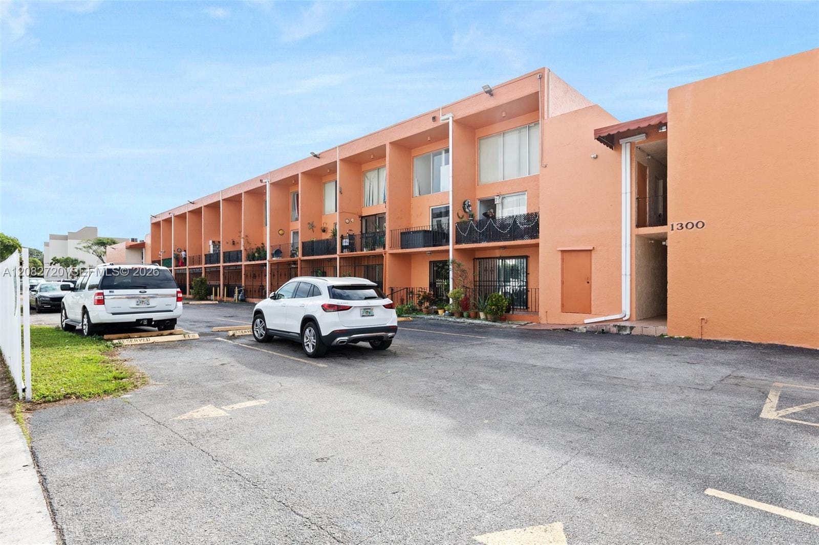 1300 W 47th Place 223, Hialeah, FL 33012 photo 4