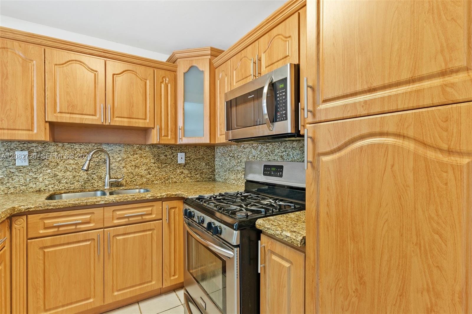 1300 W 47th Place 223, Hialeah, FL 33012