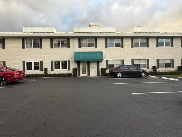 298 SW 6th Street 109, Boca Raton, FL 33432